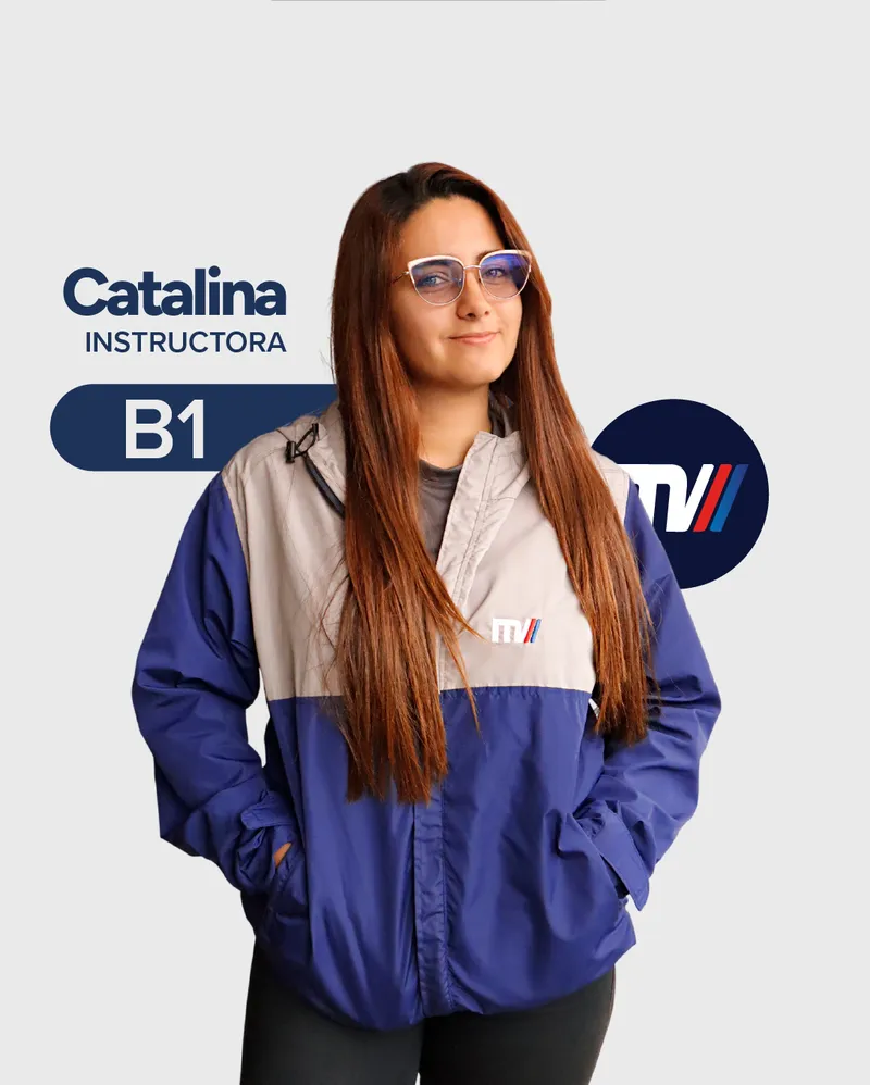 Catalina, instructora de vehículo particular B1 en CEA Mi Coche Madrid